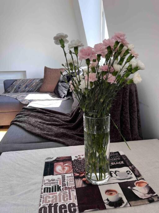 Central , Bright And Modern Flat Up To 4 People London Eksteriør billede